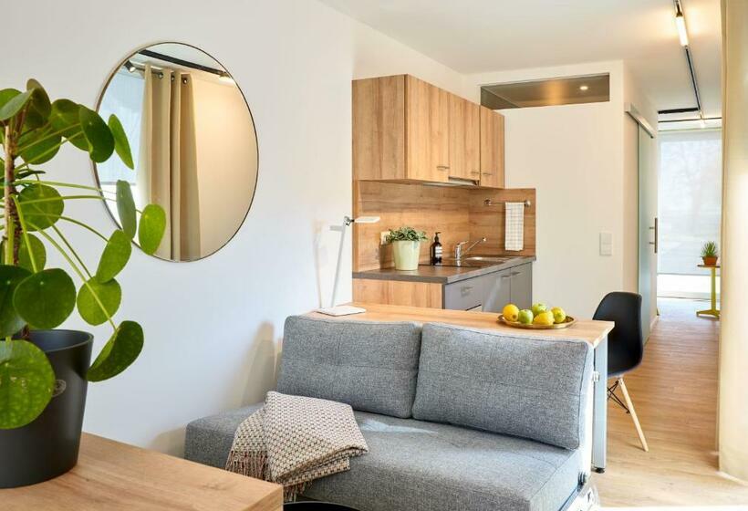 Modern Ausgebauter überseecontainer Als Tiny House