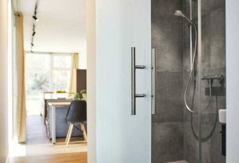 Modern Ausgebauter überseecontainer Als Tiny House