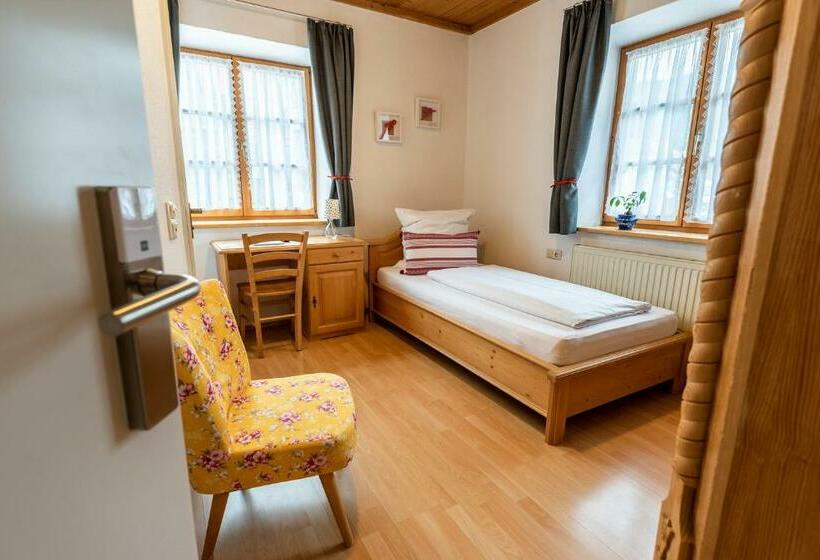 ペンション Ammergau Lodge