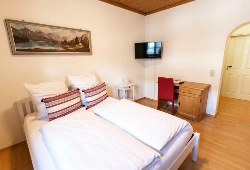 ペンション Ammergau Lodge