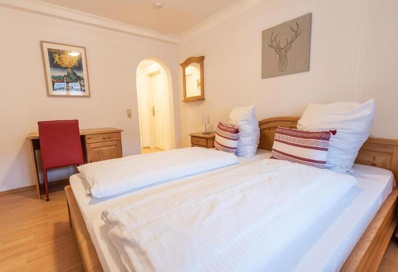 ペンション Ammergau Lodge