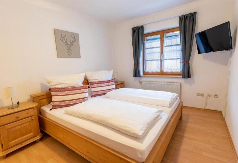 بنسيون Ammergau Lodge