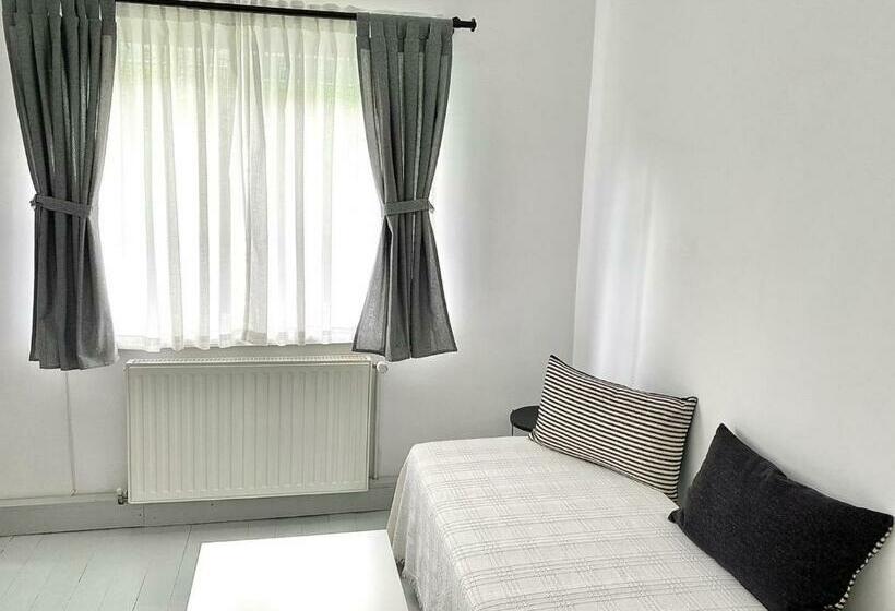 بنسيون Casa Ghioceilor