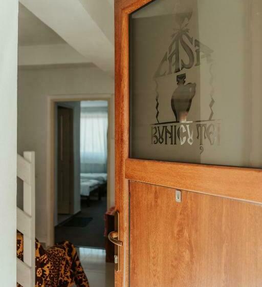 ペンション Casa Bunicutei