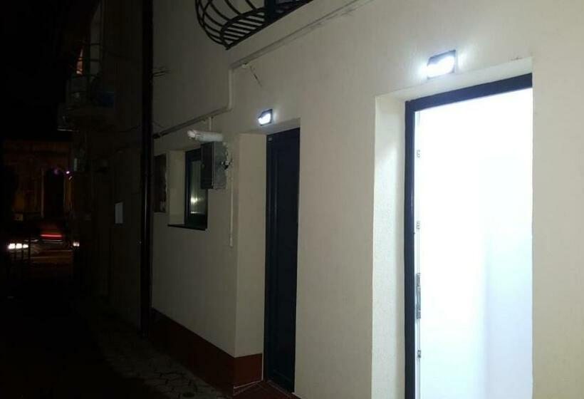 بنسيون Ayana Central House