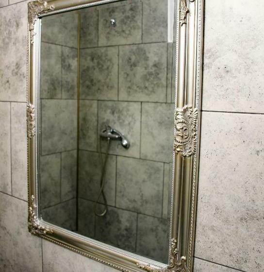 פנסיון Ayana Central House