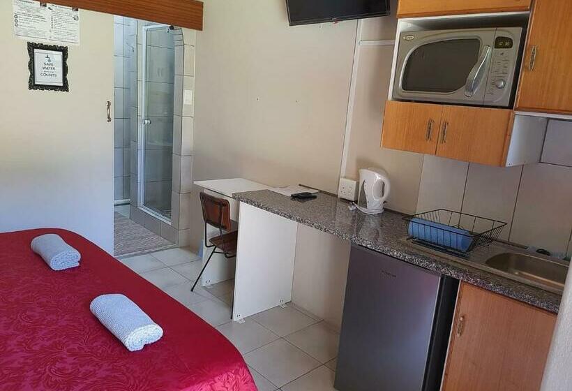 פנסיון Chariots Guest House