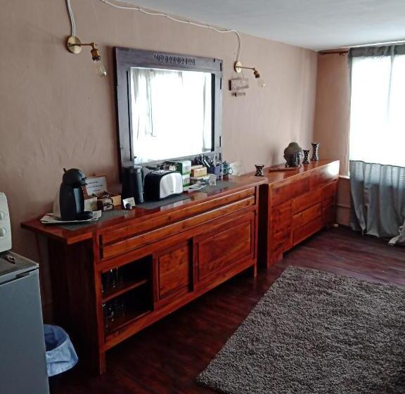 ペンション Home From Home 2