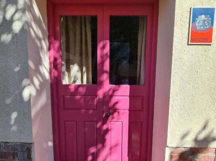 پانسیون Hostal Iká