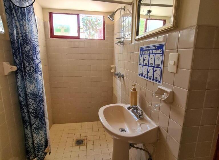 پانسیون Hostal Iká