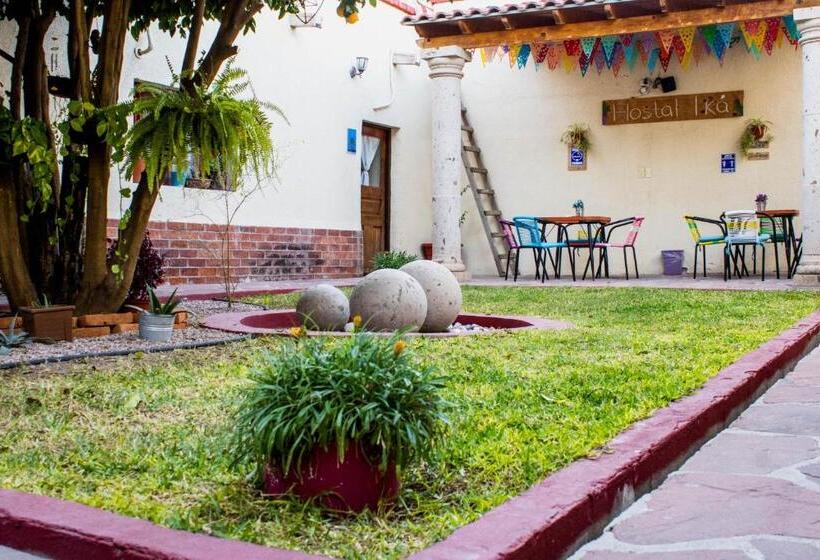 پانسیون Hostal Iká