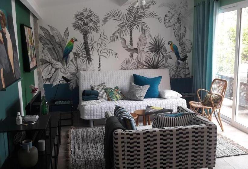 ペンション La Grenotte Au Castellet