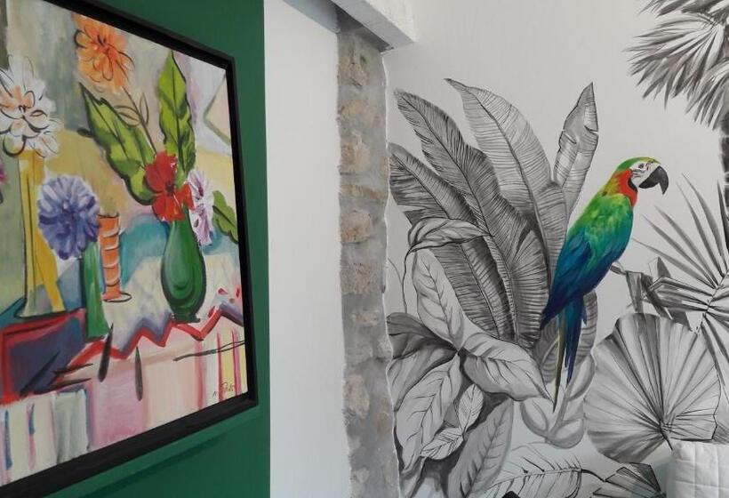 ペンション La Grenotte Au Castellet