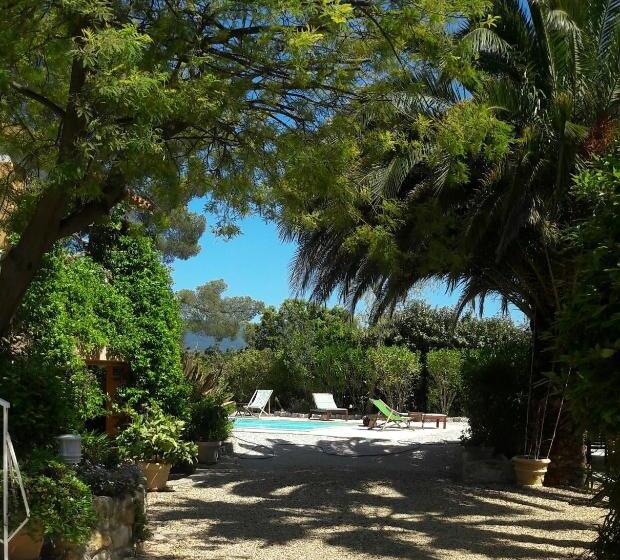 ペンション La Grenotte Au Castellet