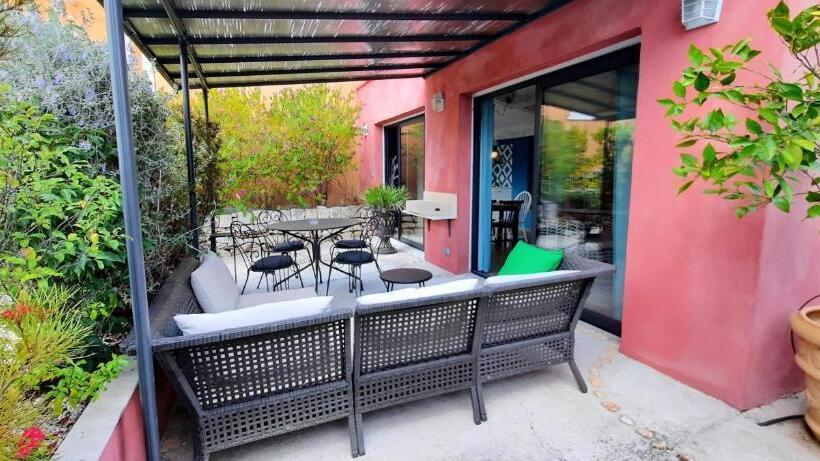 펜션 La Grenotte Au Castellet