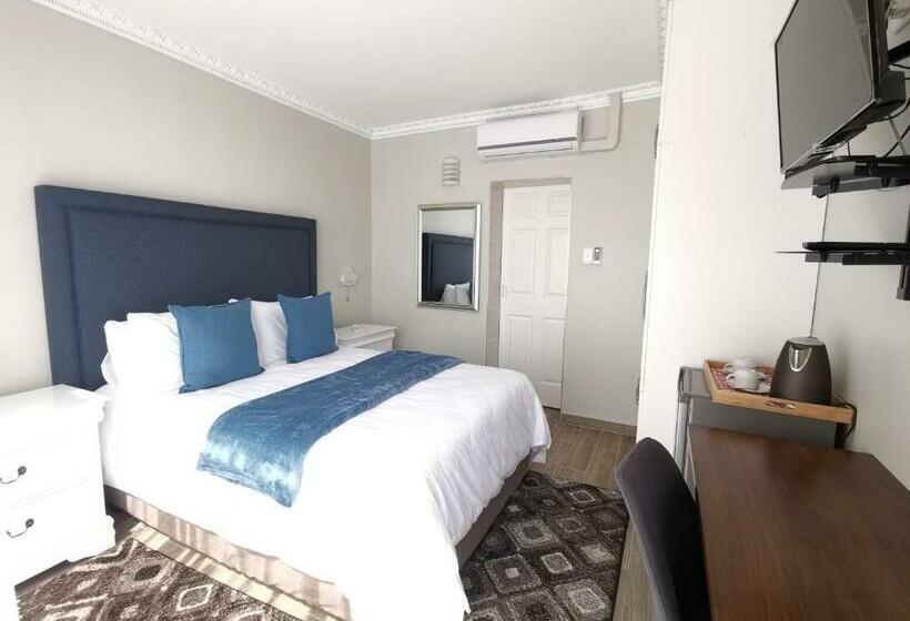 پانسیون Lucolo Palace B&b   East London