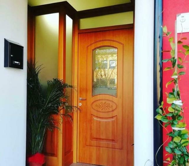 פנסיון Serena Rooms