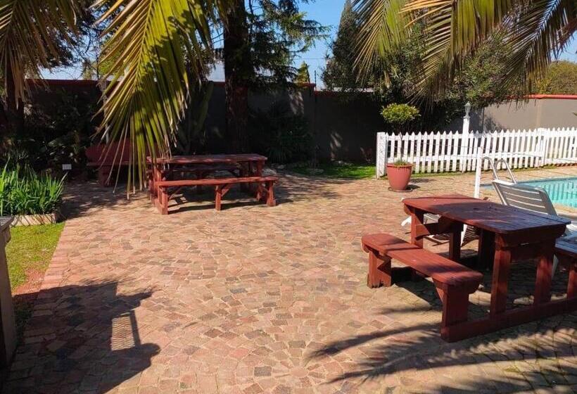 펜션 Sibahlenomhlambi Guesthouse