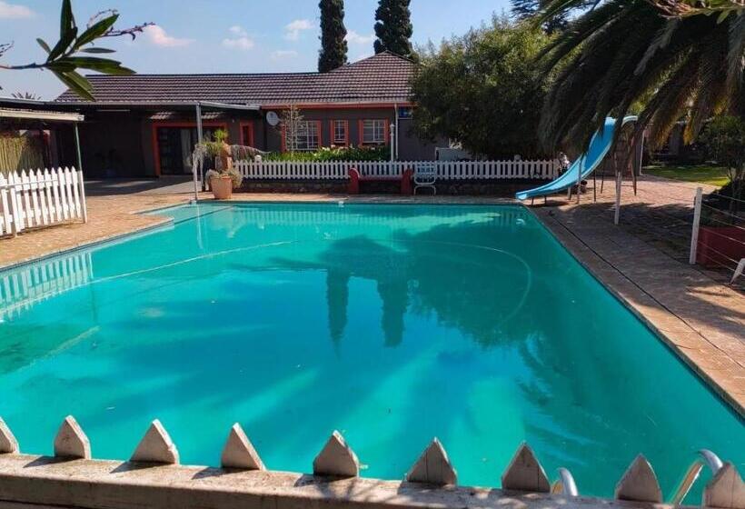 펜션 Sibahlenomhlambi Guesthouse