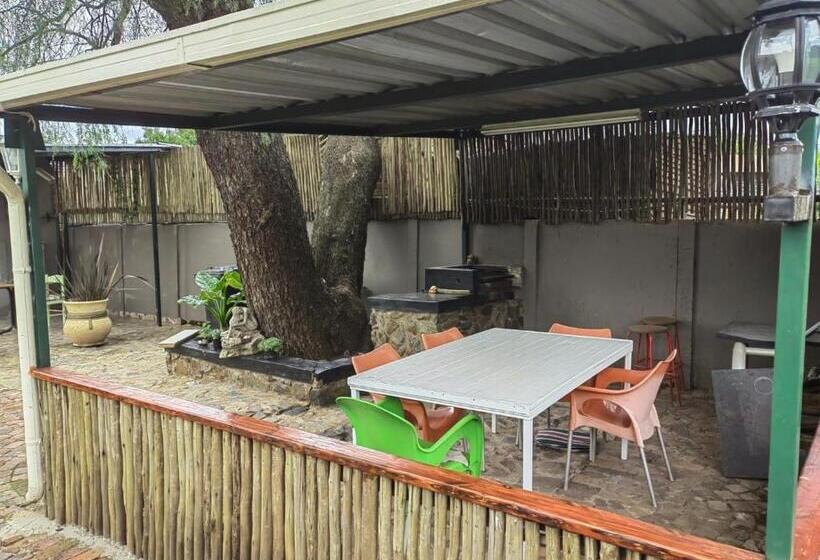 펜션 Sibahlenomhlambi Guesthouse