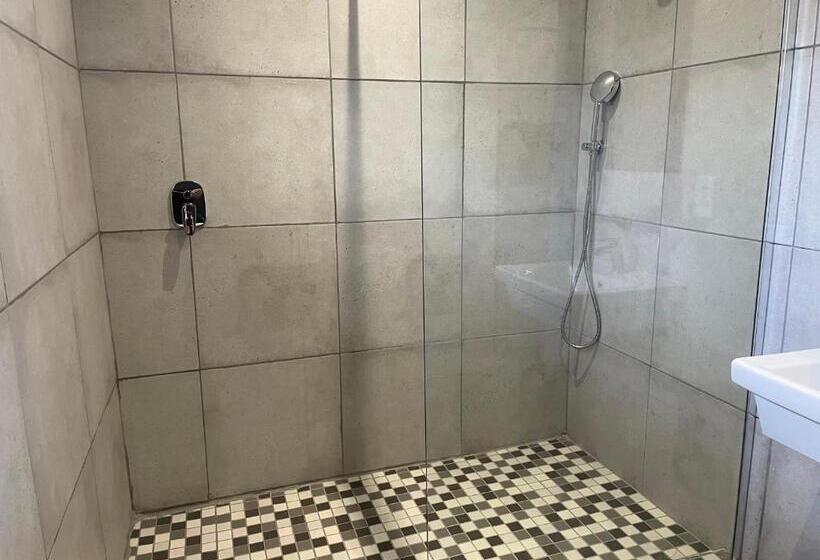 膳宿费 The Door Rsa Fifty Four