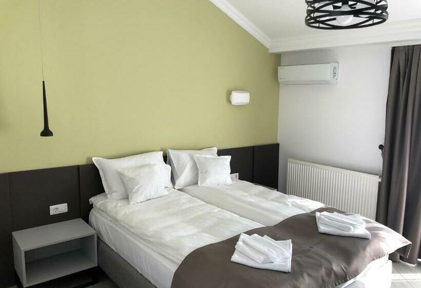 פנסיון Villa Alisia