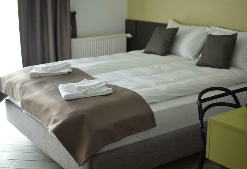 פנסיון Villa Alisia