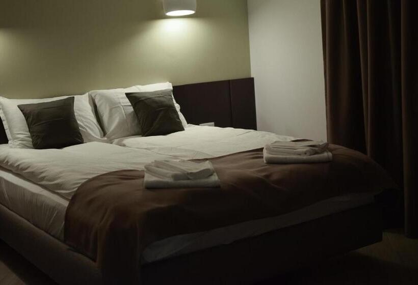 פנסיון Villa Alisia