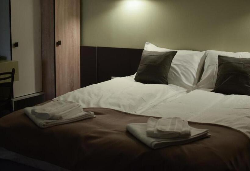 פנסיון Villa Alisia