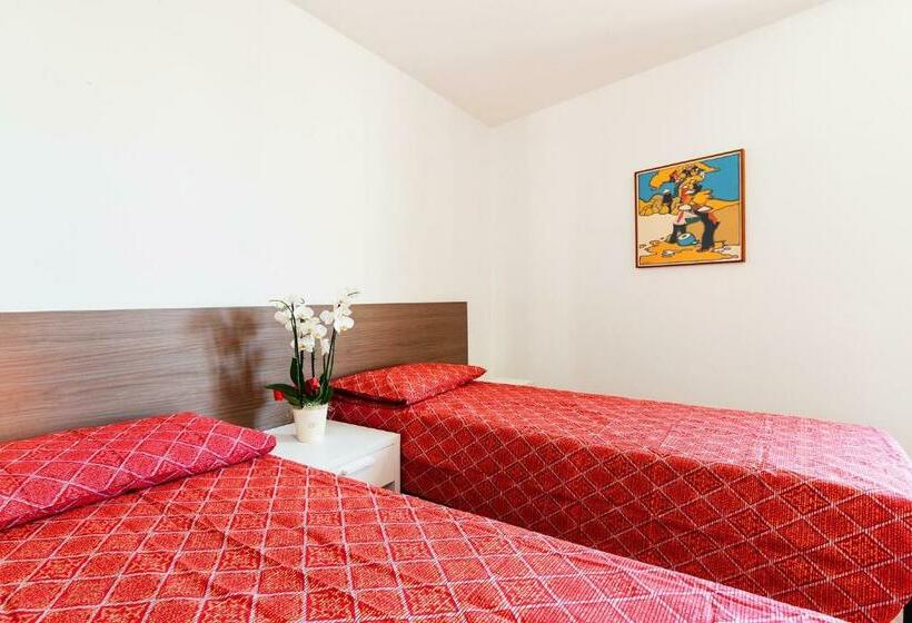 הוסטל Il Roseto Di Marina