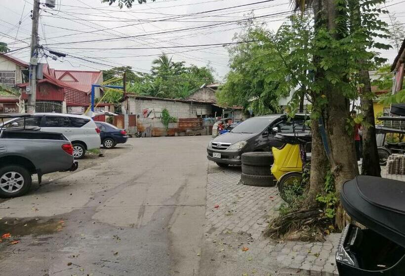 הוסטל Katrina S Dorm