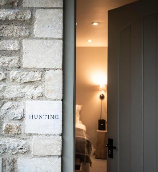 فندق صغير The Maytime Inn