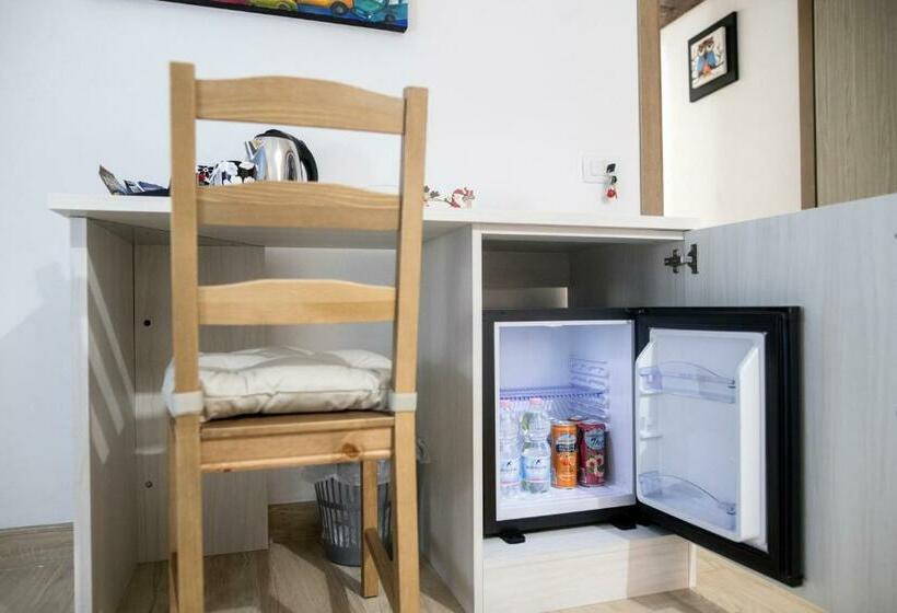 تختخواب و صبحانه A Room De  Scugnizzi