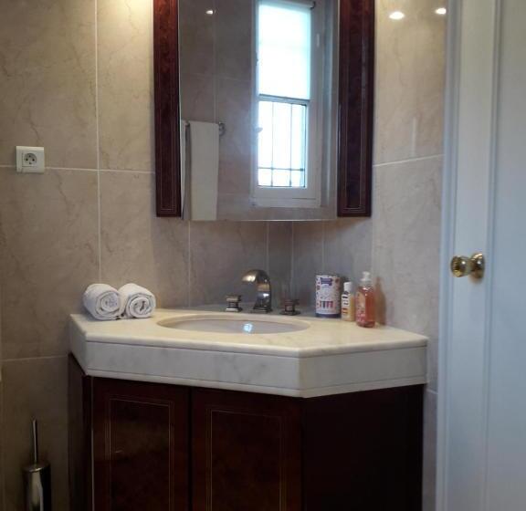 ベッドアンドブレックファースト Artemis Suite