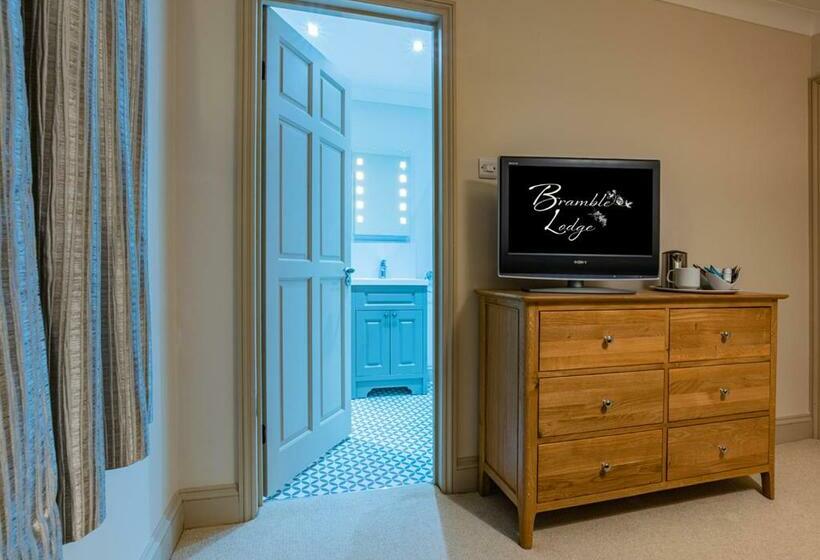 צימר Bramble Lodge