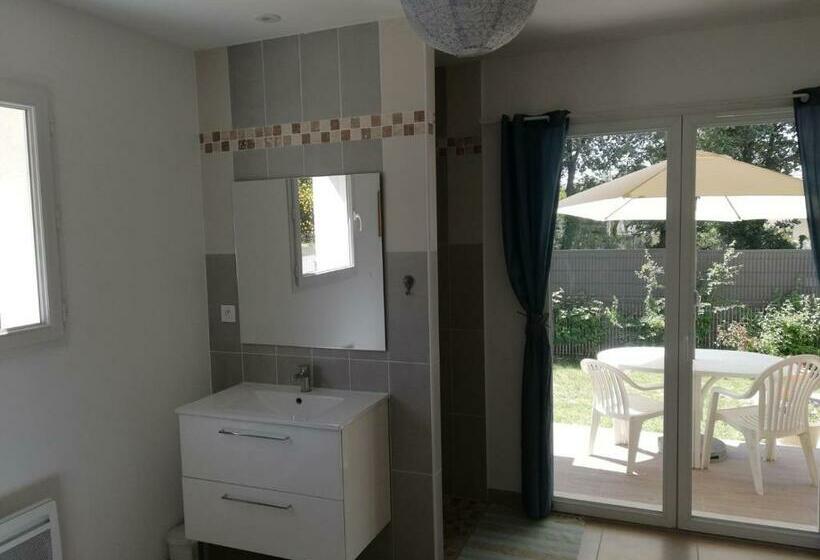 住宿加早餐  Chambre Hôtes Jacuzzi Climatiseur Provence