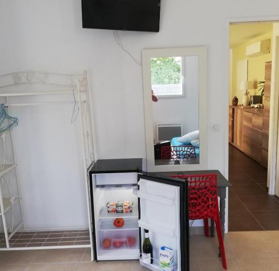 住宿加早餐  Chambre Hôtes Jacuzzi Climatiseur Provence