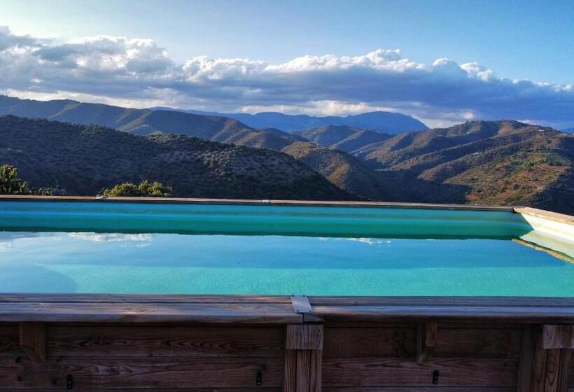 تختخواب و صبحانه Finca Serrato