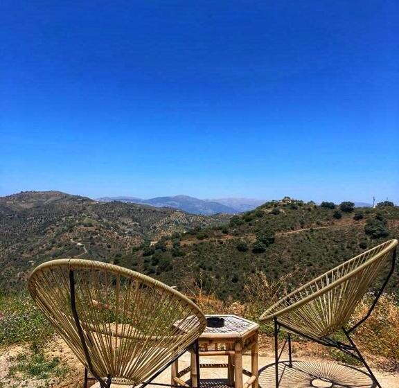 تختخواب و صبحانه Finca Serrato