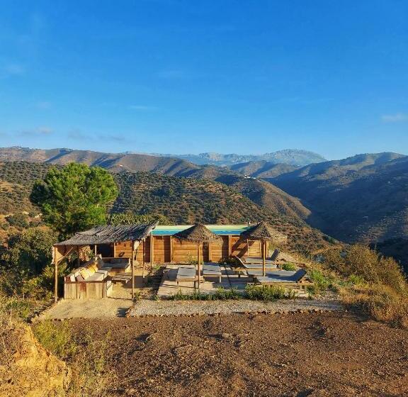 تختخواب و صبحانه Finca Serrato