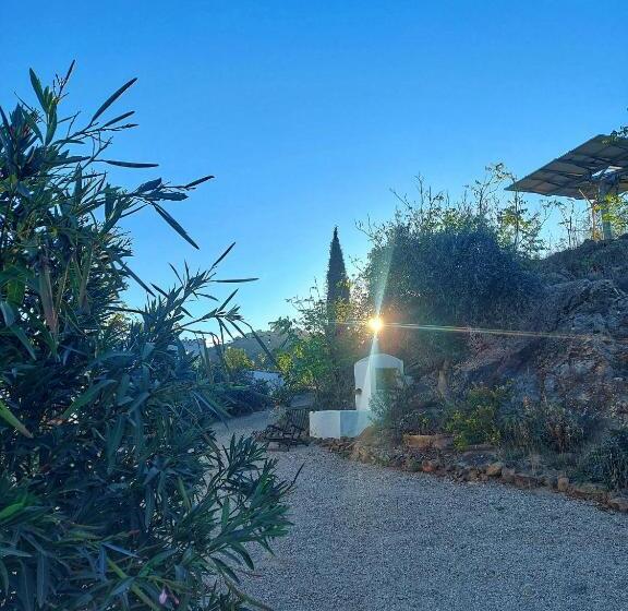 تختخواب و صبحانه Finca Serrato