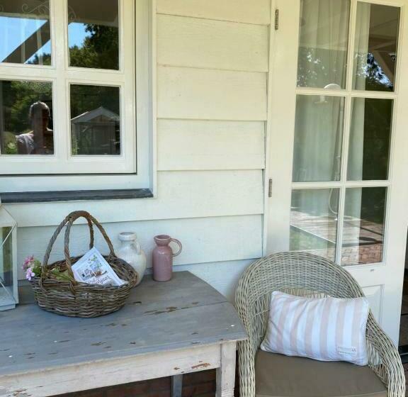 Bed and Breakfast Gastenverblijf Nature 4 Persoons