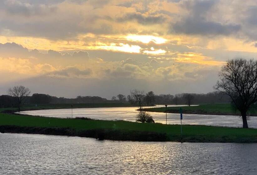 住宿加早餐 Het Rode Pakhuis