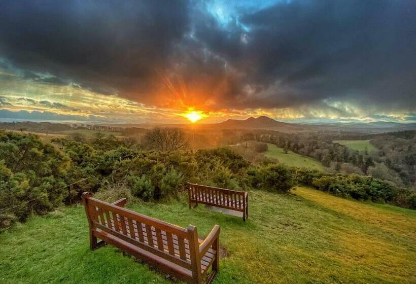 مبيت وإفطار Tweedbank