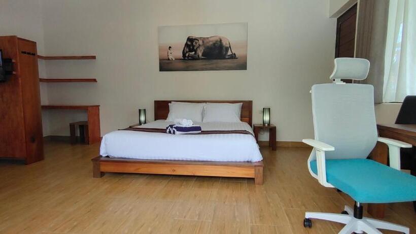 בית מלון כפרי Le Grand Bleu