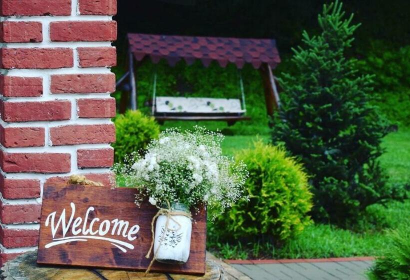 펜션 Domeniul Poiana Ursului