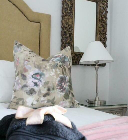 ペンション Fleur De Lis Guesthouse