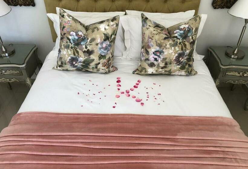 ペンション Fleur De Lis Guesthouse