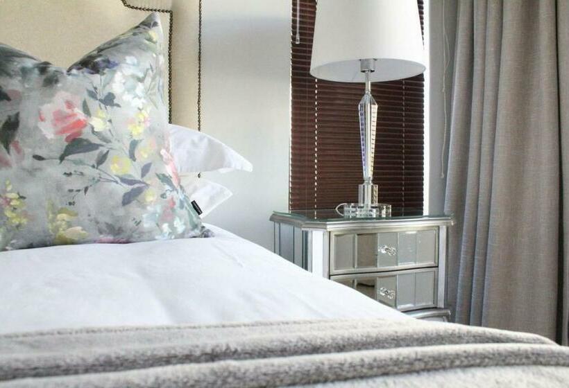 ペンション Fleur De Lis Guesthouse