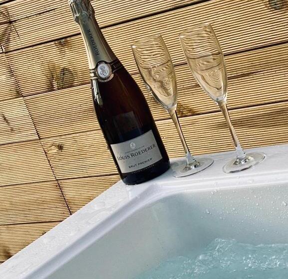 ペンション Glass Cube